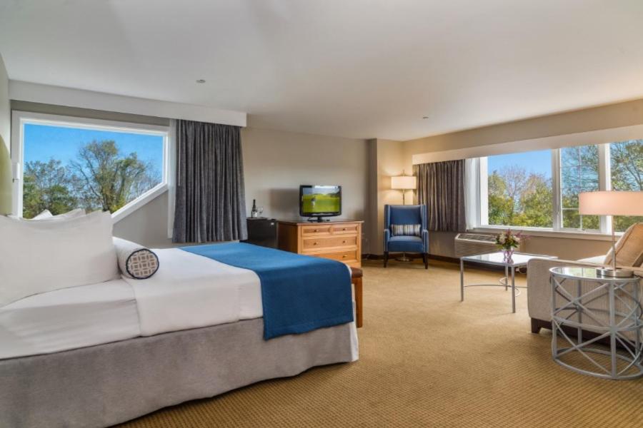 Lanai Suite with Loft interior